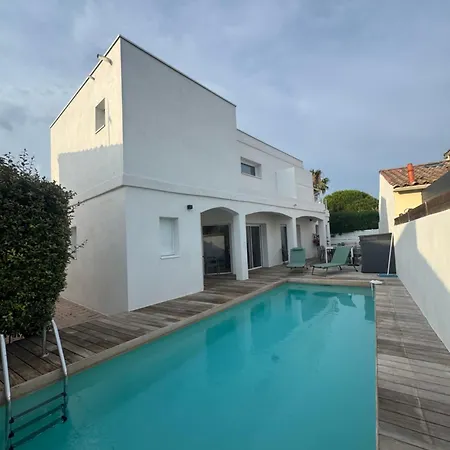 Maison Bord De Villa
